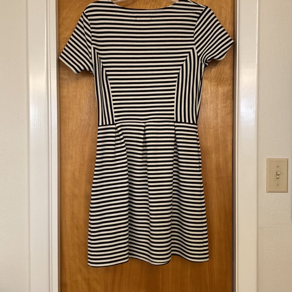 Madewell Bistro Black & White Striped Dress 8 - Picture 6 of 7